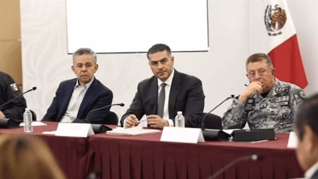 Harfuch pacta blindaje de carreteras con el sector autotransporte