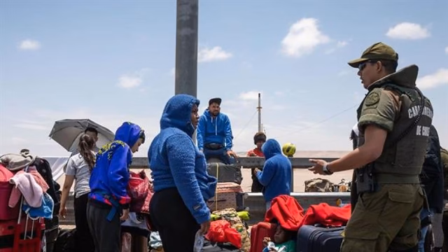 Perú declara emergencia en frontera con Chile por crisis migratoria