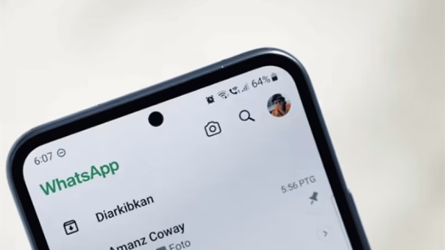 WhatsApp implements three functions to optimize communication