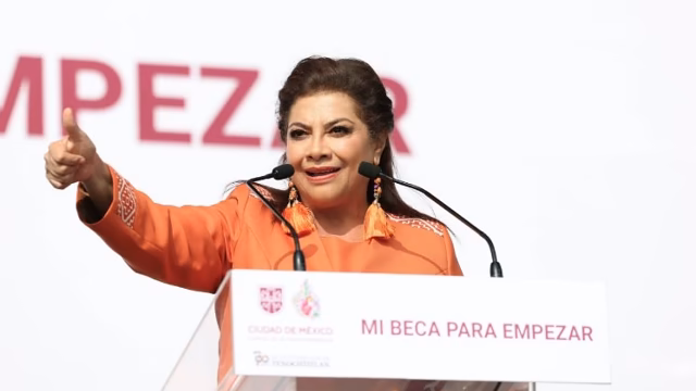 Brugada despliega el poder social con becas que transforman vidas