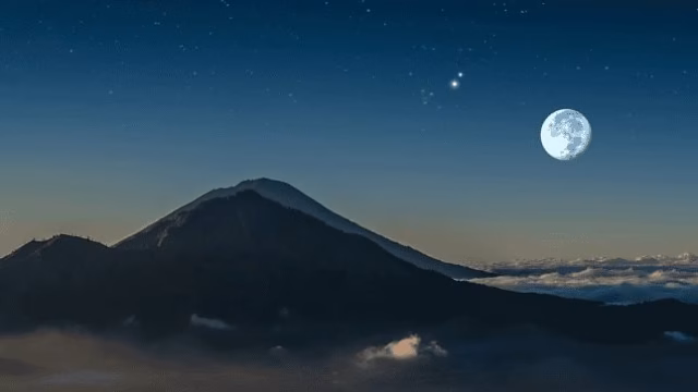 Guía para observar la conjunción lunar con Saturno y Neptuno
