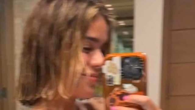 Karol G se corta el cabello en un gesto íntimo de reinvención