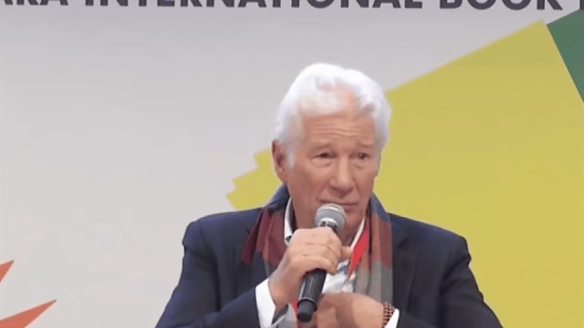 Richard Gere elogia a Sheinbaum y critica a líderes mundiales en la FIL