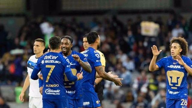 El regalo perfecto de Pumas para Efraín Juárez