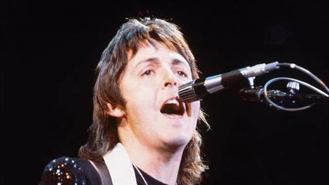 McCartney opens his personal archive at the Hall of Fame