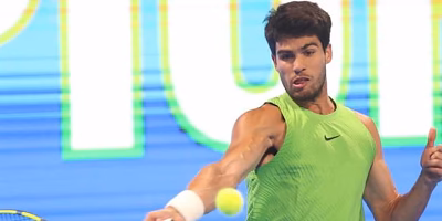 Alcaraz ultrapassa Dimitrov e mantém sequência perfeita