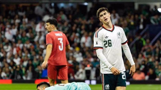El Coloso brilló, pero el Tri no encendió