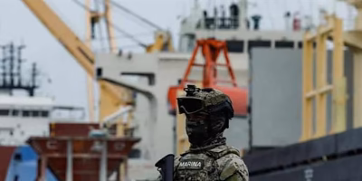 Marinheiros e funcionários da alfândega na rede de contrabando de combustíveis