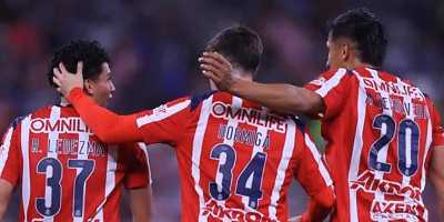 Rangel saves Chivas in the Steel Giant
