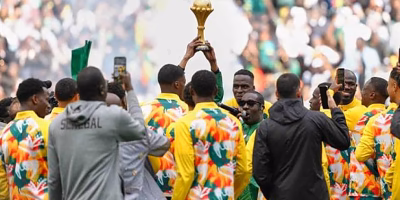 Senegal zeigt seine Trophäe trotz der CAF-Sanktion