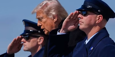 Trump ehrt Soldaten, die bei einem Flugzeugabsturz im Irak getötet wurden