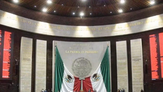 Deputies approve the Plan B electoral reform in a tense session
