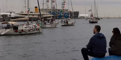 Die größte humanitäre Flottille segelt von Barcelona aus nach Gaza