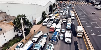 Paro nacional de transportistas y campesinos paraliza carreteras