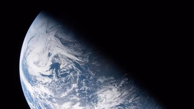 Un baño espacial averiado en el camino histórico a la Luna