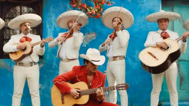 Bruno Mars lo arriesga todo con versión en español de su nuevo sencillo