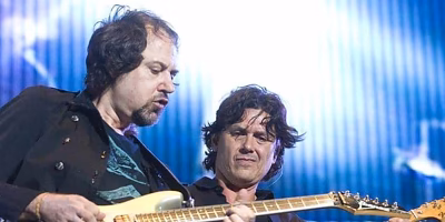 Caifanes sends a message of support to Alejandro Marcovich from the stage