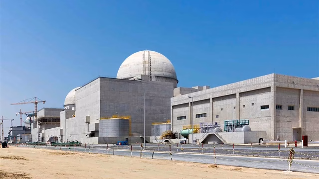 Drones golpean planta nuclear emiratí, señalan a milicias iraquíes