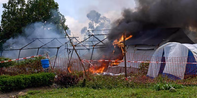 Incendian centro antiebola en Congo por disputa sobre entierro