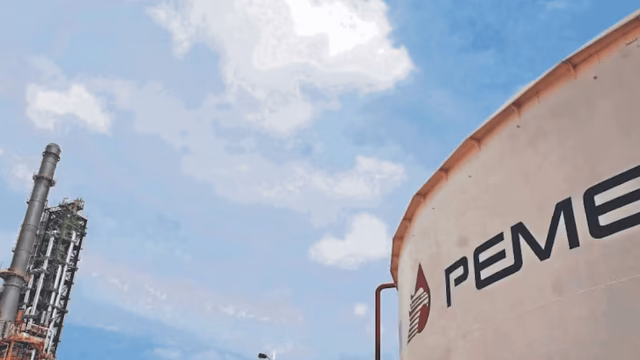 Pemex promete cuidar el ambiente… pero sigue en deuda