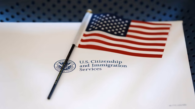 Política de Trump obliga a tramitar green card desde el país de origen