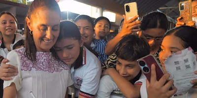 Sheinbaum entrega Beca Rita Cetina en Tabasco