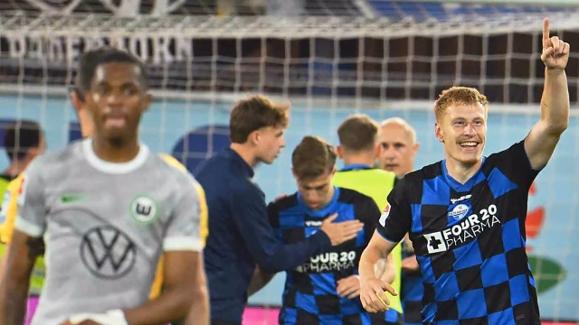 Wolfsburgo desciende tras caer en repechaje contra Paderborn