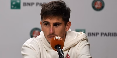 Arnaldi desiste por falta de motivo antes da semifinal em Roland Garros