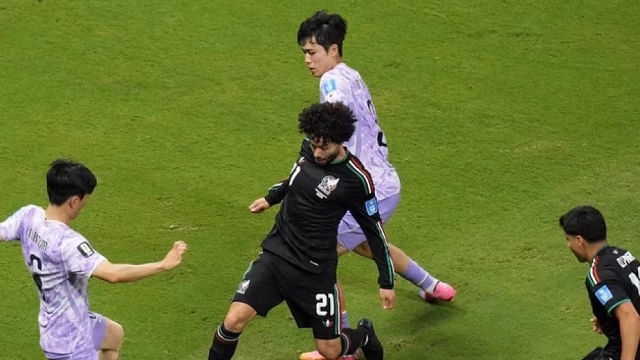 César Huerta debuta en el Mundial y México asegura el liderato