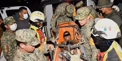 Ejército Mexicano rescata a niño atrapado 3 días en escombros en Venezuela