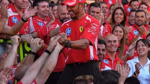 Hamilton ressurge com a Ferrari em Barcelona: mente reconstruída e apoio fundamental