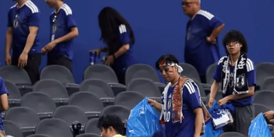 Japón disputará su partido mil en un Mundial con gesto de limpieza