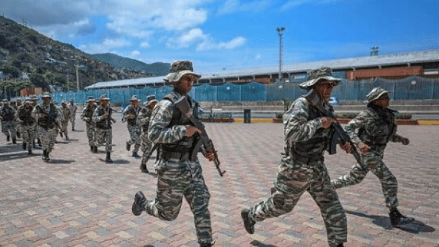 Marines estadounidenses refuerzan rescate en Venezuela