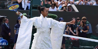 Naomi Osaka defies Wimbledon rules in a white kimono