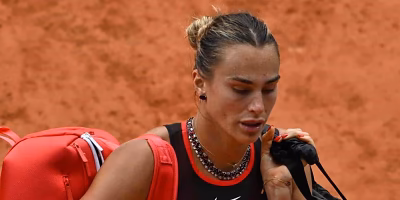 Sabalenka desmaia em Roland Garros e tem dúvidas sobre seu futuro