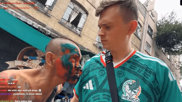 Streamer alemán huye de ataque con cuchillo en tianguis de CDMX