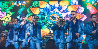 Drei Legenden der Band treten gemeinsam in Hidalgo, Texas, auf