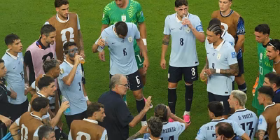 Uruguay busca imponerse ante España en duelo de supervivencia mundialista