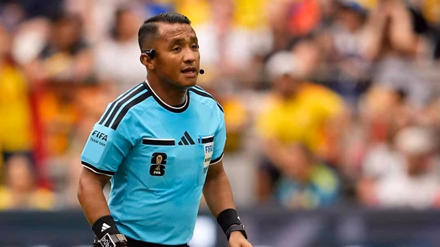 Árbitro salvadoreño Iván Barton impartirá justicia en semifinal del Mundial