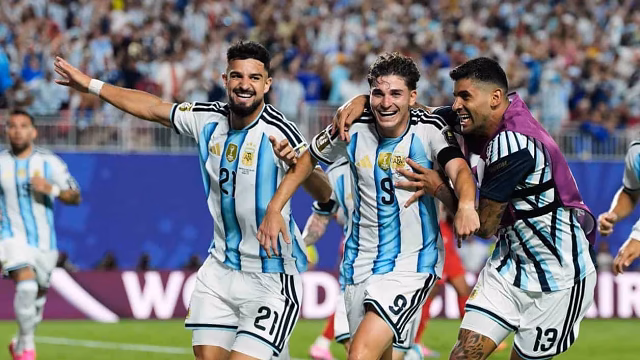 Argentina vence Suíça na prorrogação e se classifica às semifinais