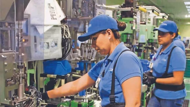 Automatización reduce empleos en maquiladoras; 100 mil plazas menos