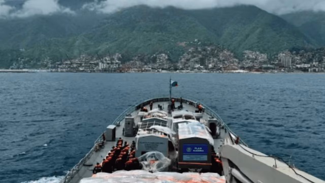 Buques de la Marina llegan a Venezuela con ayuda humanitaria