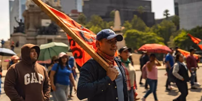 CNTE vuelve a marchar, pero sin la fuerza de la Sección 22