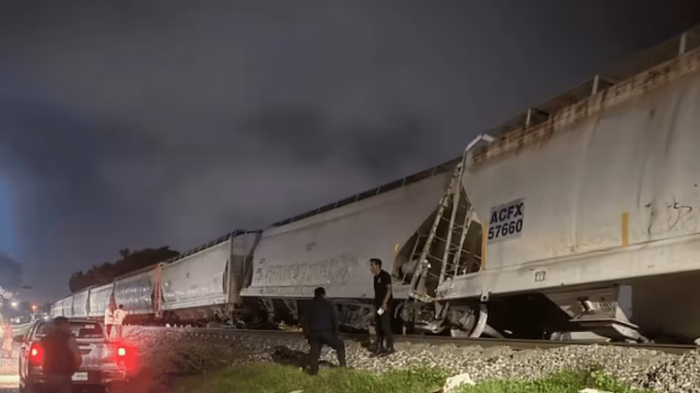 Descarrilamiento de tren en Veracruz sin heridos; vialidad afectada