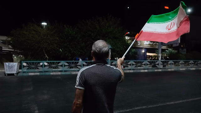 EE.UU. bombardea Irán en respuesta a ataque en el estrecho de Ormuz