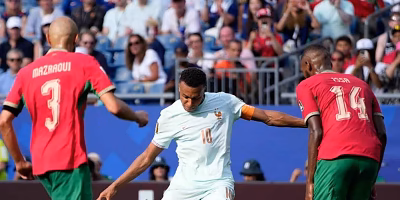 Francia avanza a semifinales con doblete de Mbappé y Dembelé