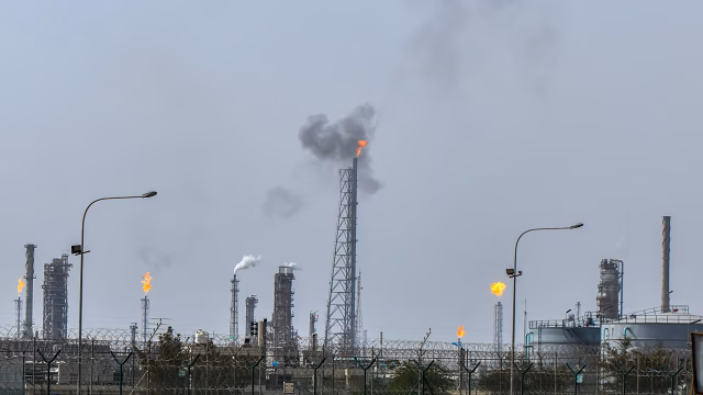 Irán impacta planta de desalinización en Kuwait