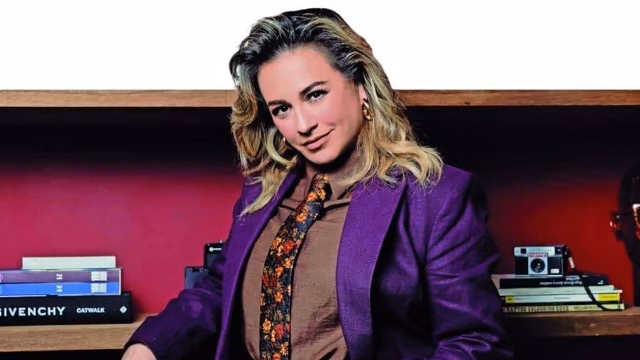 María José coloca um arquivo antes de qualquer passeio