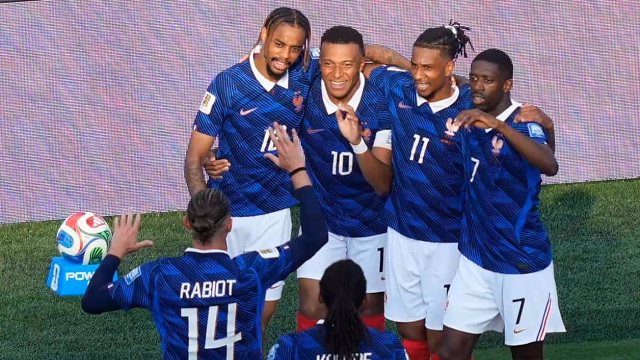 Mbappé impone récord y Francia avanza a octavos