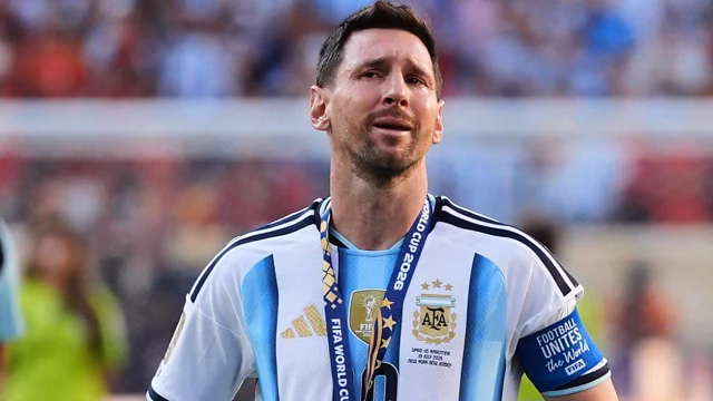 Messi regresa a Rosario tras caer en la final